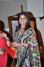 at Nina Pillai and artist Aslam Shaikh_s art exhibition in Trident, Mumbai on 29th July 2011 (64).JPG